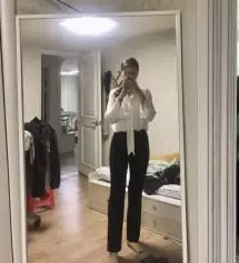 제가 산거 입어보더니 제동생도 샀어요 저는 160이라 오리지날 샀고 얘는 168이라 165버