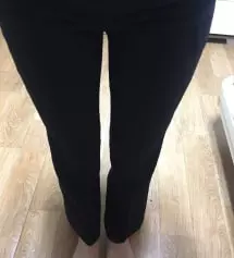 처음 바지를 사봤는데 후기도 좋고 제가 키가 작아서155버전이 있다길래 바로 사봤어요