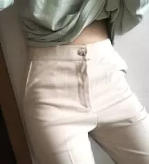 검정색 롱버전 주문했었는데 핏도 넘 예쁘고 편해서
