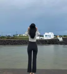 저는 원래 허리는 25인치이지만 골반쪽때문에 항상 26을 입었어요 !
