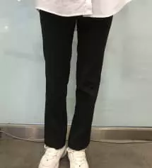 평소 27 정도 입는데 허리에 살이 많은 편이라 허리는 좀 작아요~ 잘 늘어난다니까 그냥