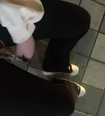 엉덩이랑 허벅지가 발달해 있고 허리얇지만 뱃살있는편이에용ㅠ
