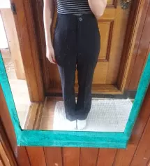 처음에 입었을때는 너무 딱맞는 느낌이어서 사이즈변경할까 했는데 막상 입고 돌아다니