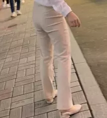 바지 딱 원하는 핏에 허리가 밴딩이라 편하면서 딱 맞아 좋아요!
