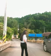 바지 너무 너무 좋아요ㅠㅠㅠ 진짜 부츠컷으로 된 슬랙스 처음 구입해보는데 다리도 너