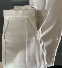 스판바지의 정석. 그러나 좀 타이트한 힙 부분이 아쉬움 어떤 속옷을 입어도 다 티나서