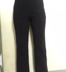 하체에 살이많아서 허벅지에 달라붙는걸 좀 걱정했는데 입을만해요 티 안넣어 입으면 저