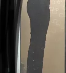 하체에 살이많아서 허벅지에 달라붙는걸 좀 걱정했는데 입을만해요 티 안넣어 입으면 저