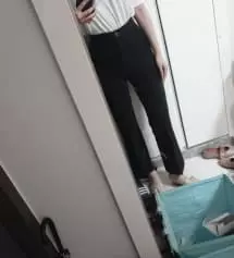 진짜.. 핏 대박이예요. 대박편해요. 근데 사이즈미스했어요 평소에 바지26 s사이즈입는