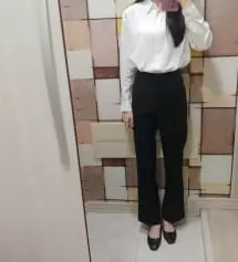 마른편이라 딱 맞는 바지 찾기 힘든데ㅠㅠ 벨트 없이 입을 수 있어서 좋아요!! 편하고,