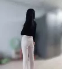 핏 짱이에요!! 다리 엄청 길어보여요 ㅎㅎ 색도 너무 이뻐요 ㅎㅎㅎ 이거 블랙 먼저 사