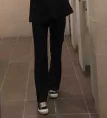 평소 바지 사이즈 m 입어서 입는 그대로 165 m 시켰더니 딱 맞게 예뻐요
