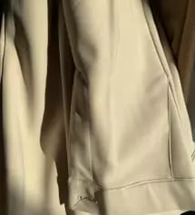 색감 딱 베이지색이구 친구가 바지 짱편하다고 추천해줘서 샀는데 진짜 짱편해욬ㅋㅋㅋ