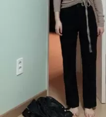 키 153이라서 기장 길까봐 고민했는데, 핏이랑 기장 다 좋아요.
