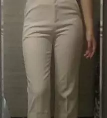 상체에 비해 하체가 통통해서 M를 살까 S을 살까 고민을 많이 한 제품입니다 딱 붙는 느