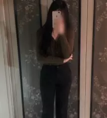 이 바지 다리 진짜 길어보여요 
