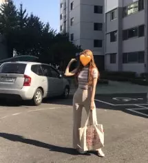 골반이 넓고 허리가 얇은 편이라 원래 허리 맞는 바지 찾기가 힘들었는데 이 바지는  허