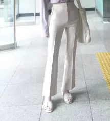 완전 예뻐요 주머니가 큰 게 특히 마음데 들어요 ㅋㅋㅋㅋ 허리가 작은 편이라 xs도 조