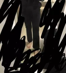 160인데 155입었더니 복숭아뼈 보이는 이쁜 길이입니다. 160에 50인데 허리허벅지 엉덩