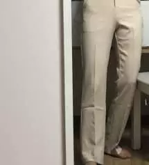 바지 존예... 제가 허리가 많이 얇아서 항상 허리 수선 필수고 벨트도 매일 매고 다니는