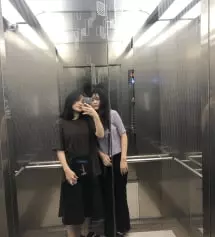 추석때 두가지 색상 160버전에 사이즈는 m으로 시켰습니다. 165인데 160버전 길이가 저