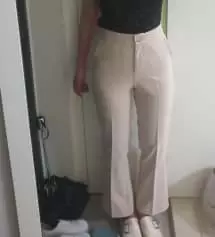 전신거울이 없어서 짜리몽땅해 보이지만 다리 진짜 길어보여요ㅠㅠㅠ 재질이 고급스러워