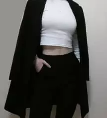 오늘 받고 착용해봤는데 스판 짱짱해서 앉거나 활동할때 너무 편해요 핏도 장난아님
