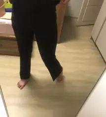 사이즈가 안 맞는건 아닌데 그냥 딱 달라붙어서 사이즈를 작은거 시켰나 했는데 스판이