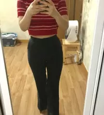 평소에 바지 m입는데 한사이즈 작게 사라는 후기보고 s시켰는데 사이즈 딱이에요! 
