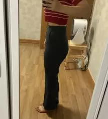 평소에 바지 m입는데 한사이즈 작게 사라는 후기보고 s시켰는데 사이즈 딱이에요! 
