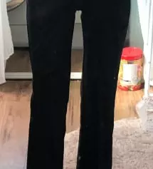 리뷰가 너무 좋길래 속는셈 치고 샀는데 진짜 핏 너무 예뻐요 밴딩이라 허리도 딱 맞을