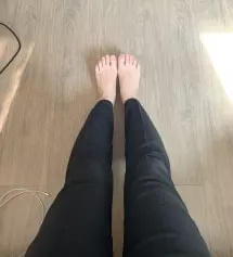 진짜 고고싱 슬랙스 맛집이네요 ㅠㅠㅠ 라인 너무 예쁘게 떨어지고 다리 길어보여요 ! 