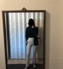 리뷰가 많아서 속는 셈 치고 사봤는데 만족도 200%에요 :) 다른 건 몰라도 바지는 정말