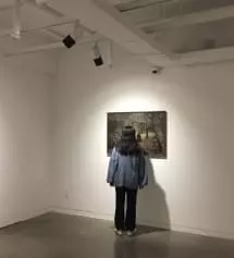 면접볼때 입으려고 구매했는데 면접말고 놀러다닐때 편하게 입을 수 있어서 자주 입게 