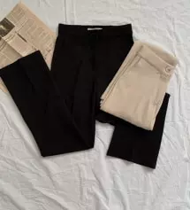 블랙 m사이즈를 구매했는데 좀 커요.. 엄마주고 에스로 다시사려구요 근데 핏이랑 길이