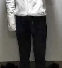 하체 통통하다 생각하는데 사이즈 딱 맞고 좋았어요!
