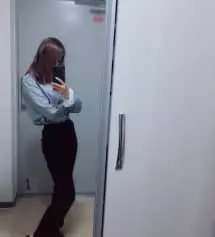 맞는 바지가 잘 없어서 수선하거나 벨트 차야했는데,이 바지는 딱 쫀쫀하게 허리를 잡아