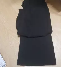 같이산 와이드팬츠보다는 몸에 딱 맞는 느낌인 것 같아용!! 이 바지는 좀 높이가 있은 