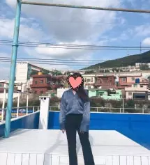 사이즈 여유있게 편안하게 잘 맞아요! s로 샀어도 됐을 것 같지만 그래도 편안해서 좋네