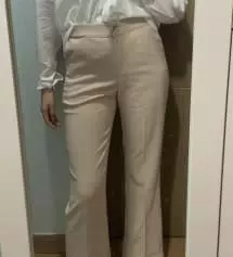 일단 바지가 엄청 유연하게 잘늘어나요!! 제가 키가 170정도고 다리 길다는 소리도 많이