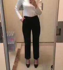 후기가 좋아서 주문했어요. 허리 고무줄이 막 짱짱하지 않아서 좋은 것 같아요. 너무 짱