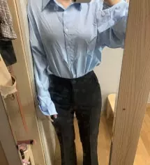 허리가 크다는 평이 많아서 걱정했었지만 평소 바지 27사이즈를 입는데 여유롭게 딱 잘