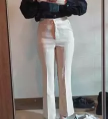 처음에 베이지를 샀다가 너무 맘에 들어서 블랙도 추가구매했어요!!
