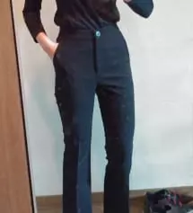 처음에 베이지를 샀다가 너무 맘에 들어서 블랙도 추가구매했어요!!
