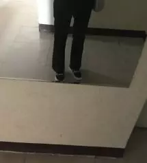 진짜 리뷰 한번도 남긴적 없는데 이 바지는 진짜 너무예뻐서 받자마자 너무 놀랐어요 하