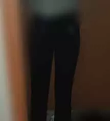 뱃살이 많아서 좀 불편하네요 그래도 입어지긴해요 불편할뿐 ㅠㅠ 밴딩아니였으면 아예