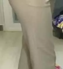 허리랑 골반 쪽은 딱 맞고 핏도 예뻐서 마음에 드는데 허벅지 부분이 약간 커서 표면이