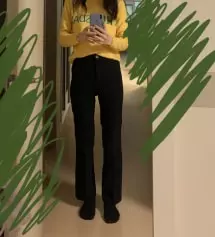 엄청 딱맞아서 처음에는 부담스러웠는데 입다보니깐 이뻐요! 길이도 너무 짧지도 길지도