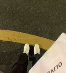 사이즈도 잘맞고 다리가 조금 더 말라보리는 것 같은 느낌 들어서 좋아요 
