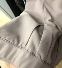 색 이뻐용 겨울에 입기에는 조금 얇아요~ 길이도 넘 안짧고 적당해요ㅎㅎㅎㅎ